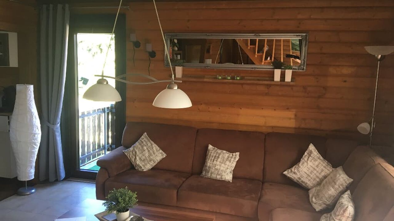 Wohnzimmer mit Ausga Wohnzimmer mit Ausga